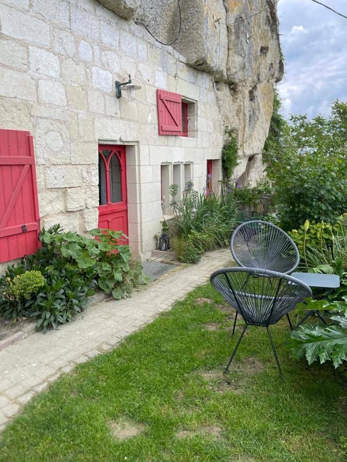 Gite des Perreyeurs - maison troglodyte avec vue sur Loire in Montsoreau, Vallée de la Loire