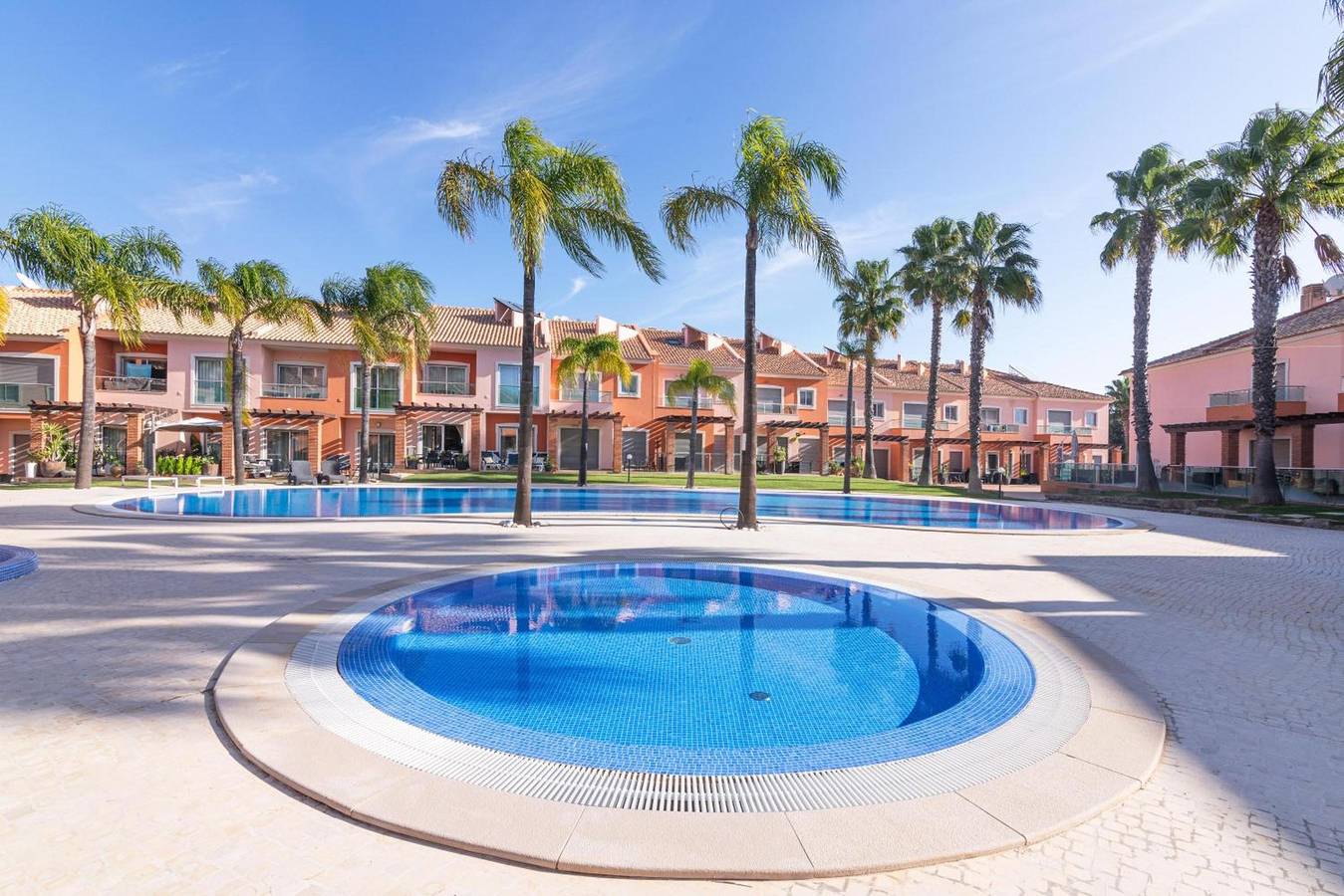 Appartamento intero, Appartamento 'Vale De Santa Maria' con piscina condivisa, Wi-Fi e aria condizionata in Vale de Santa Maria, Albufeira
