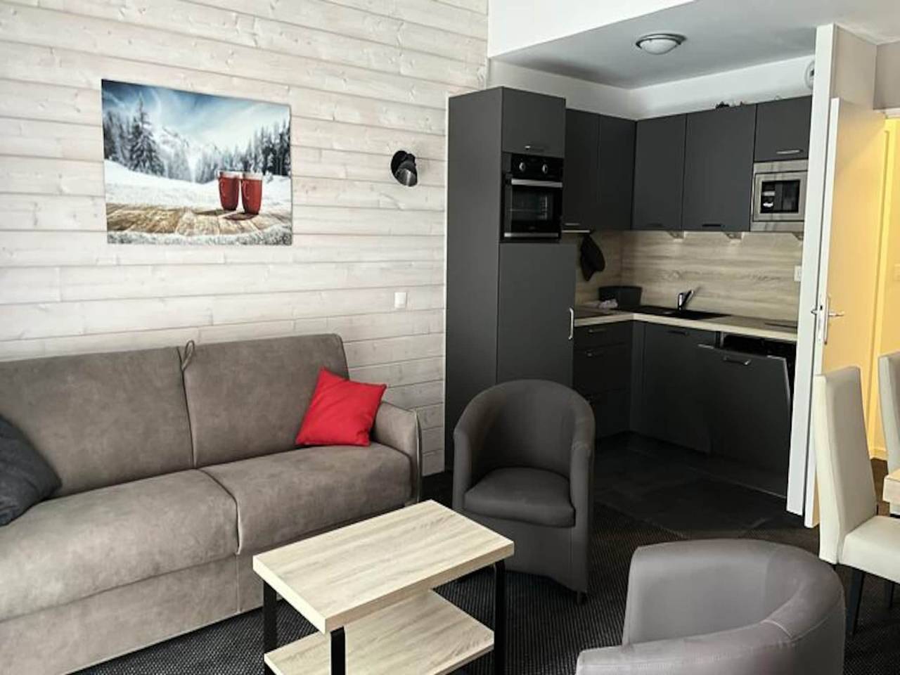 Entire apartment, 2 Rooms for 8 People in Gourette, Eaux-Bonnes