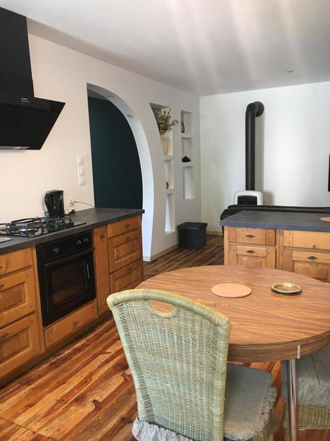 Gîte pour 2 personnes, avec Terrasse ainsi que Jardin et Vue à Le Malzieu-Ville - 3