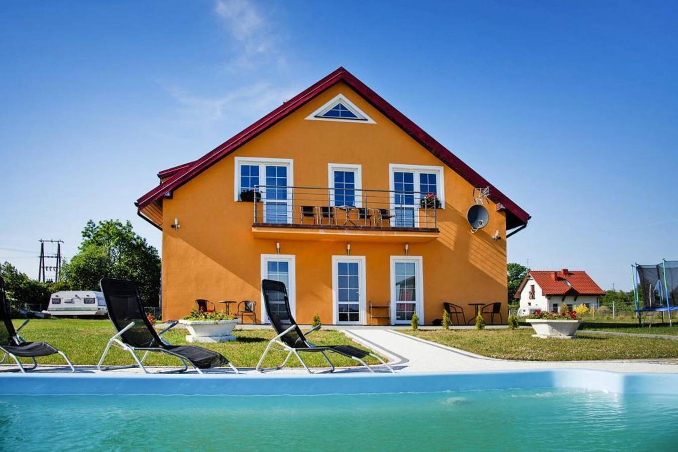 Cały apartament, Komfortowy apartament, 5 sypialni, basen letni in Gąski, Powiat koszaliński
