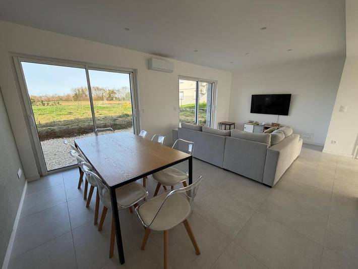 Gîte pour 12 personnes, avec jardin et vue, adapté aux familles à Salles-sur-Mer - 3