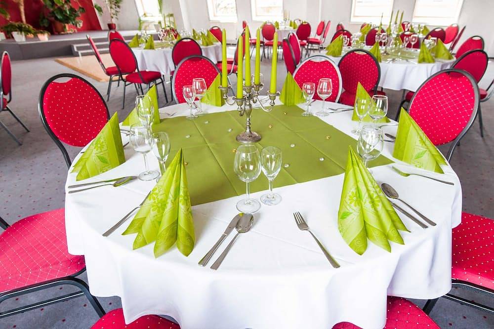 Behindertengerechtes Zimmer - Hotel Stadtfeld in Magdeburg, Elbe-Börde-Heide
