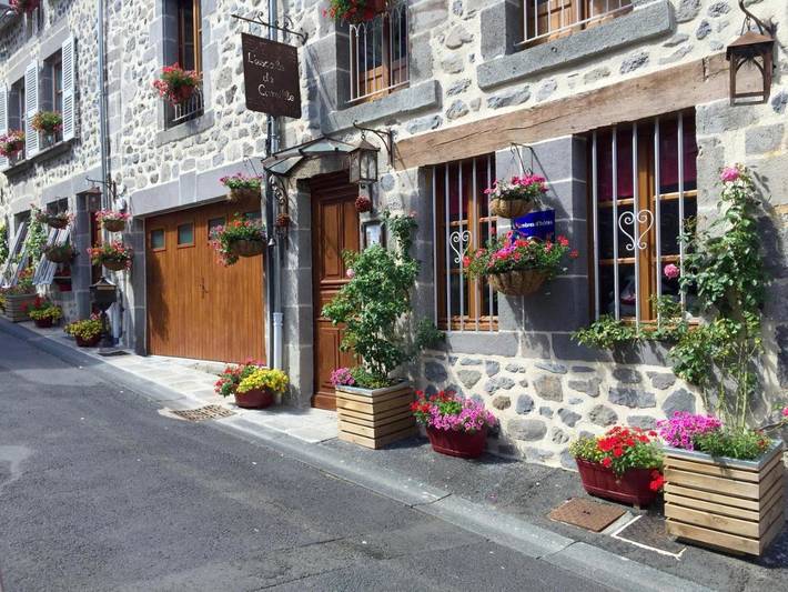 Maison d’hôte pour 2 personnes, avec jacuzzi et jardin dans Prat de Bouc Haute Planèze