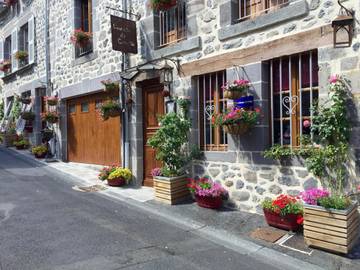 Maison d’hôte pour 2 personnes, avec jardin et vue dans le Cantal