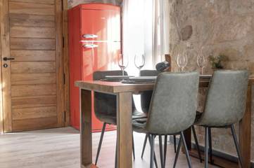 Gîte pour 3 personnes, avec terrasse à Arnes