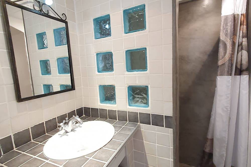 Ganze Wohnung, Großes Studio im Dorfhaus nahe dem Meer in Monticello, Calvi und Umgebung