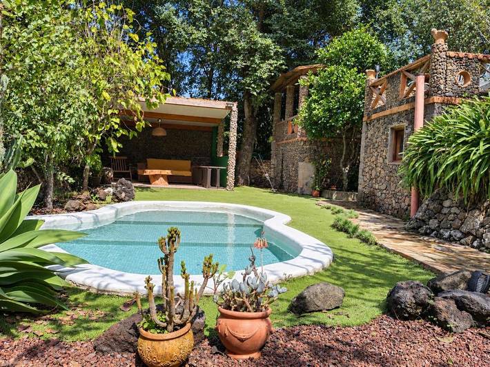 Casa de vacaciones para 4 personas, con Balcón y Terraza además de Jardín y Piscina en Valleseco
