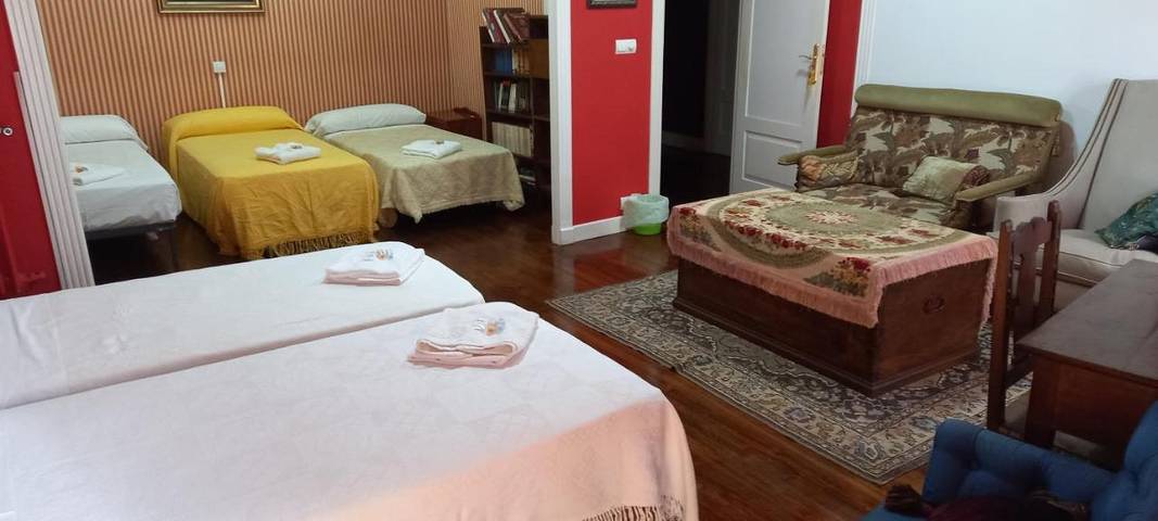 Location de vacances pour 11 personnes, avec vue et terrasse, animaux acceptés à Sarria (Lugo) - 4
