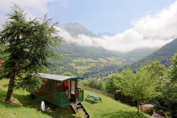 Gîte pour 4 personnes, avec terrasse ainsi que jacuzzi et sauna, animaux acceptés à Gèdre