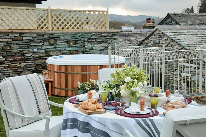 Villa for 4 people, with hot tub and garden, with pets in the Lake District