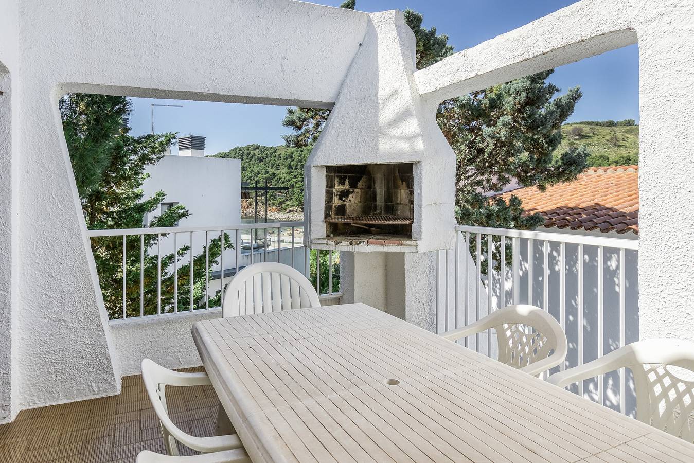 Ferienhaus 'Casa Diana En Montgó' mit Bergblick, privater Terrasse und Wlan in Punta Montgo, l'Escala