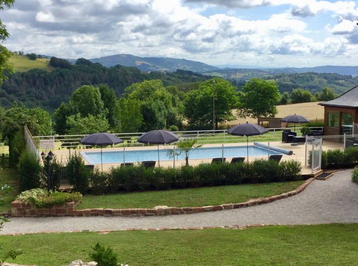 Gîte pour 8 personnes, avec jacuzzi et jardin ainsi que piscine et terrasse, animaux acceptés dans Conques-en-Rouergue - 2