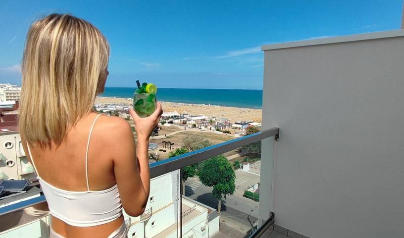 Appartamento per 2 persone, con Balcone e Terrazza nonché Giardino e Piscina a Miramare