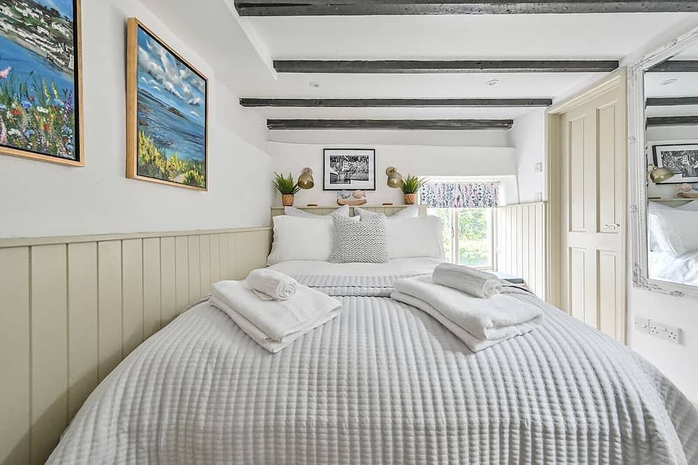 Luxury Couple's Getaway With River Views and Parking in the Heart of Polperro in Polperro, Cornualles
