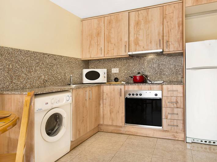 Appartement entier, Appartement à Lloret de Mar pour 4 pers, piscine, parking, proche plage de Fenals in Central Lloret de Mar, Lloret de Mar