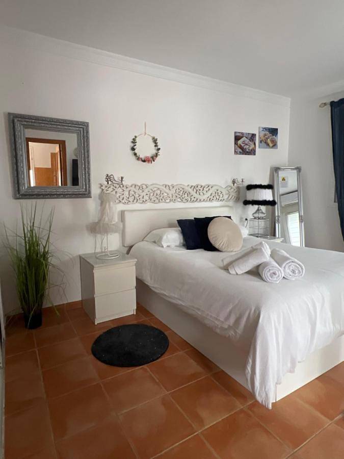 Apartamento para 2 personas, con jardín y vistas, Se admiten mascotas en Mairena del Aljarafe