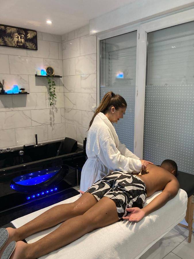 Gîte pour 2 personnes, avec sauna ainsi que balcon et jacuzzi à Creil - 3