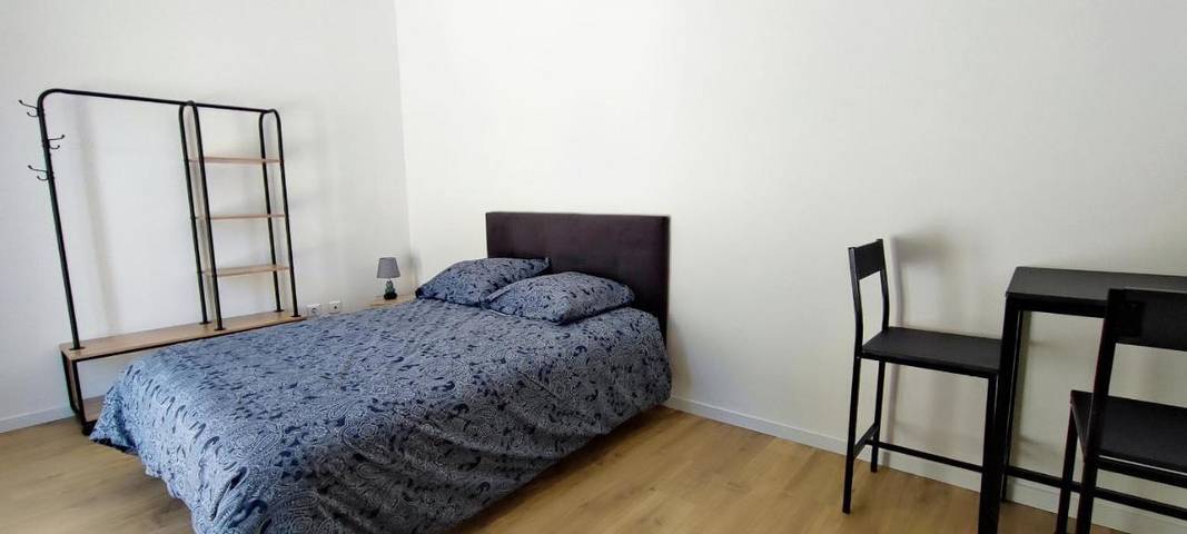 Gîte pour 2 personnes, avec jardin ainsi que piscine et terrasse à Clermont-l'Hérault - 3