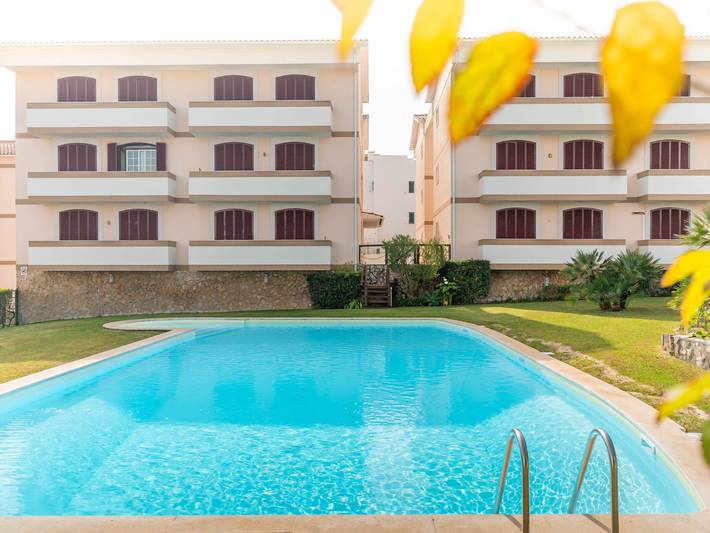 Ferienwohnung für 4 Personen, mit Garten und Balkon sowie Pool