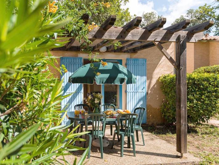 Parc de vacances pour 4 personnes, avec piscine ainsi que terrasse et jardin à Gaujac - 4