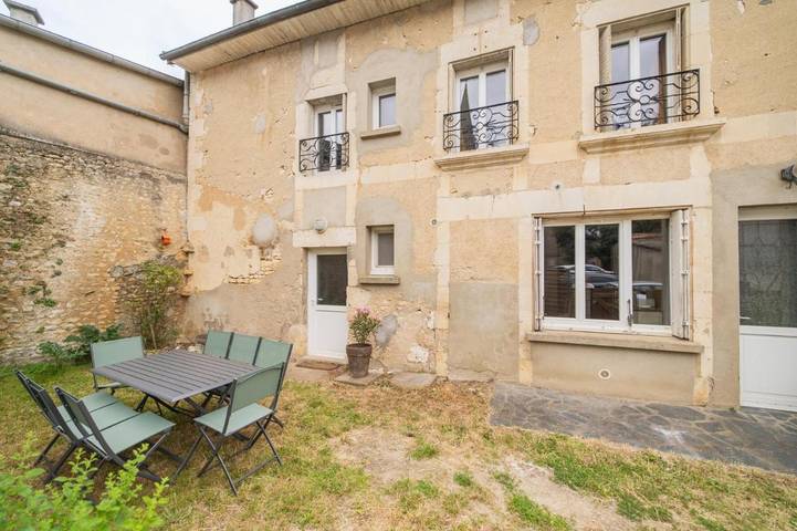 Gîte pour 8 personnes, avec jardin et terrasse à Montamisé