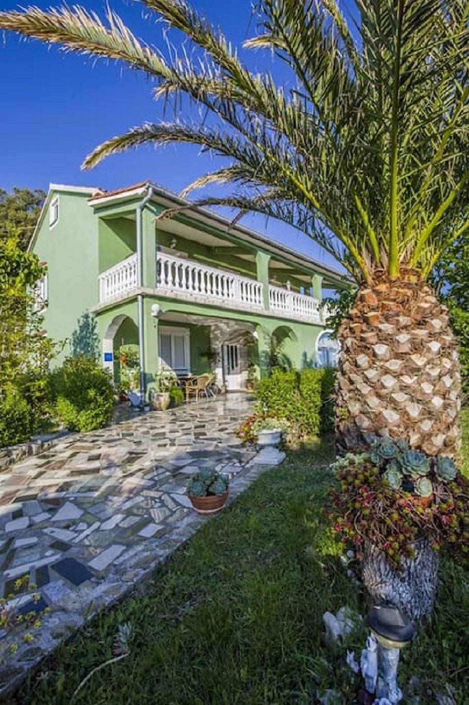 Ganze Wohnung, 2-Zimmer-Ferienwohnung mit Terrasse und Meerblick Kampor (Rab) -a in Kampor, Rab