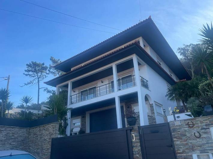 Location de vacances pour 10 personnes, avec Balcon et Jacuzzi ainsi que Terrasse et Jardin dans Belinho