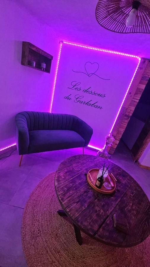 Hôtel pour 2 personnes, avec jardin ainsi que jacuzzi et terrasse à Roquevaire - 2