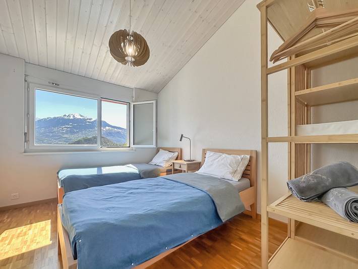 Location de vacances pour 6 personnes, avec terrasse et jardin à Savièse - 4