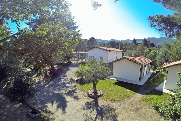 Vakantiepark voor 4 personen, met Tuin en Uitzicht op Elba