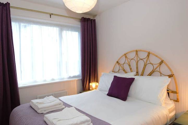 Family Seaside Bungalow - Max 6 Adults Only - 2 Small -Medium Sized Dogs Welcome - Nr Beach in Botany Bay, Kent