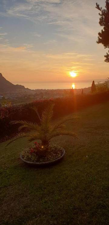 Ferienwohnung für 4 Personen, mit Pool und Garten sowie Seeblick in Garda