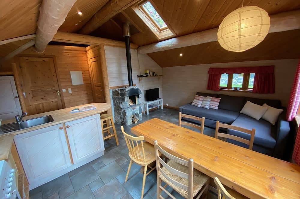 Wooden cabin with grass roof, sleeps 2-5 people., Self catering. Open fire place in Sognefjord