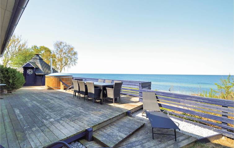 Chalet für 8 Personen, mit Terrasse und Garten in Dänemark