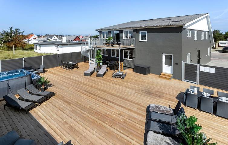 Ferienhaus für 18 Personen, mit Terrasse und Sauna in Vorupør - 2