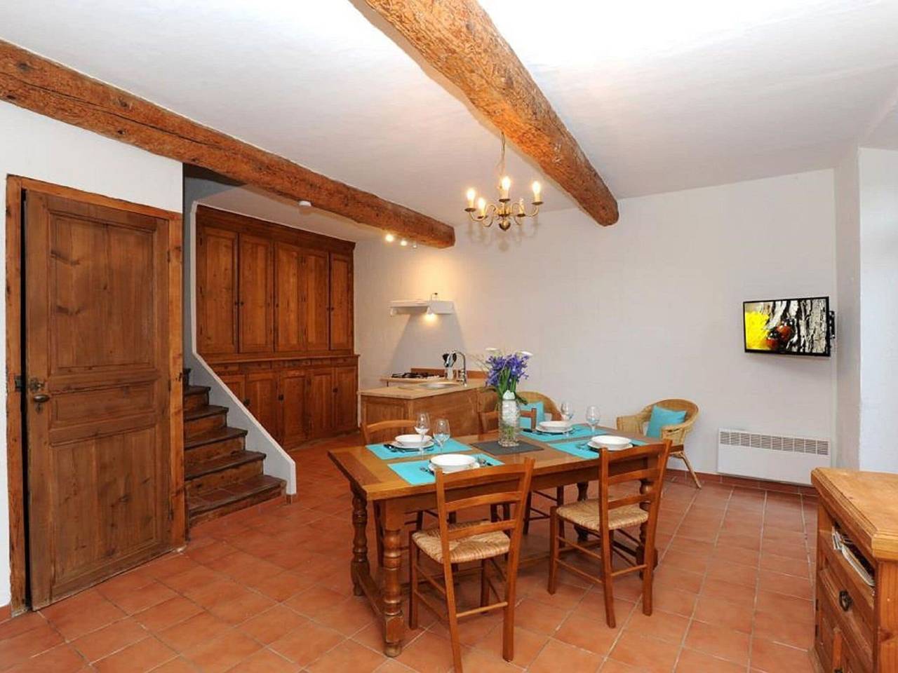 Charming Holiday Home in Tautavel with Balcony in Tautavel, Regionaler Naturpark Corbières-Fenouillèdes