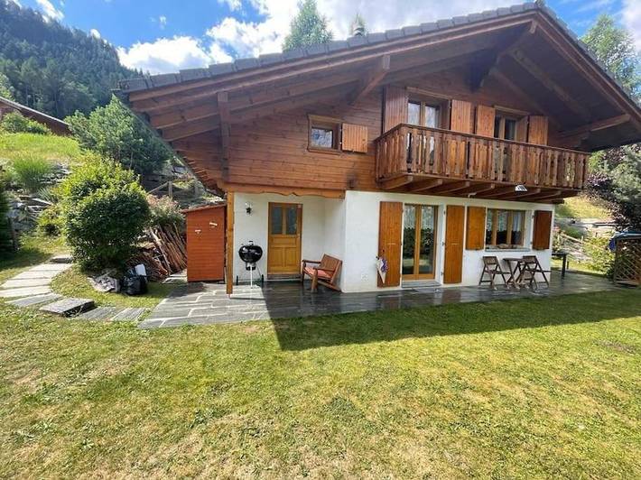 Gîte pour 6 personnes, avec terrasse ainsi que vue et jardin à Chamoson