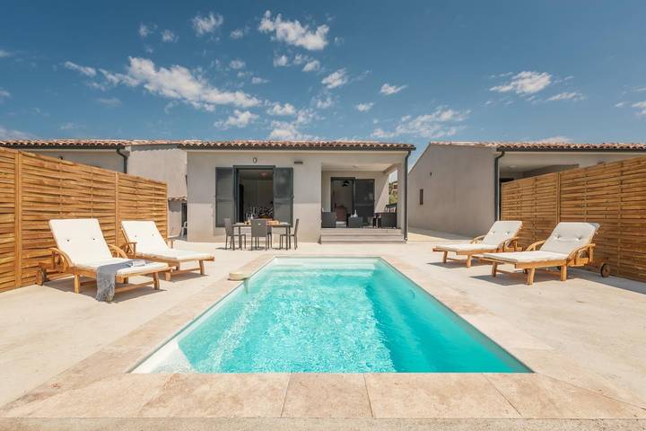 Location de vacances pour 4 personnes, avec piscine ainsi que terrasse et jardin à Palasca - 4