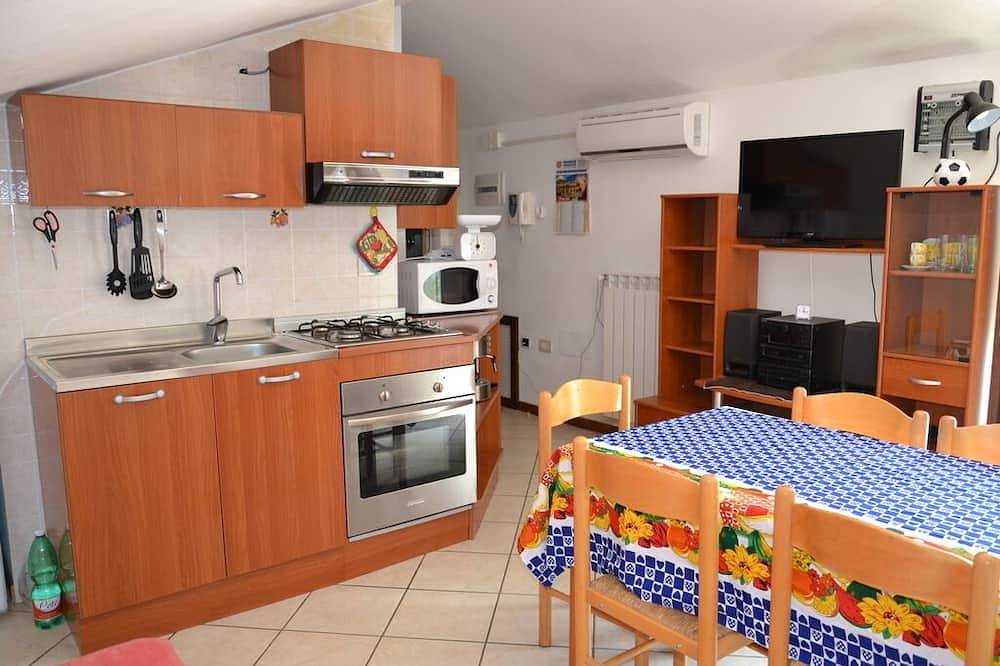 Appartamento intero, Appartamento Bilocale Mansardato con  terrazza vista mare 360° in Provincia di Teramo