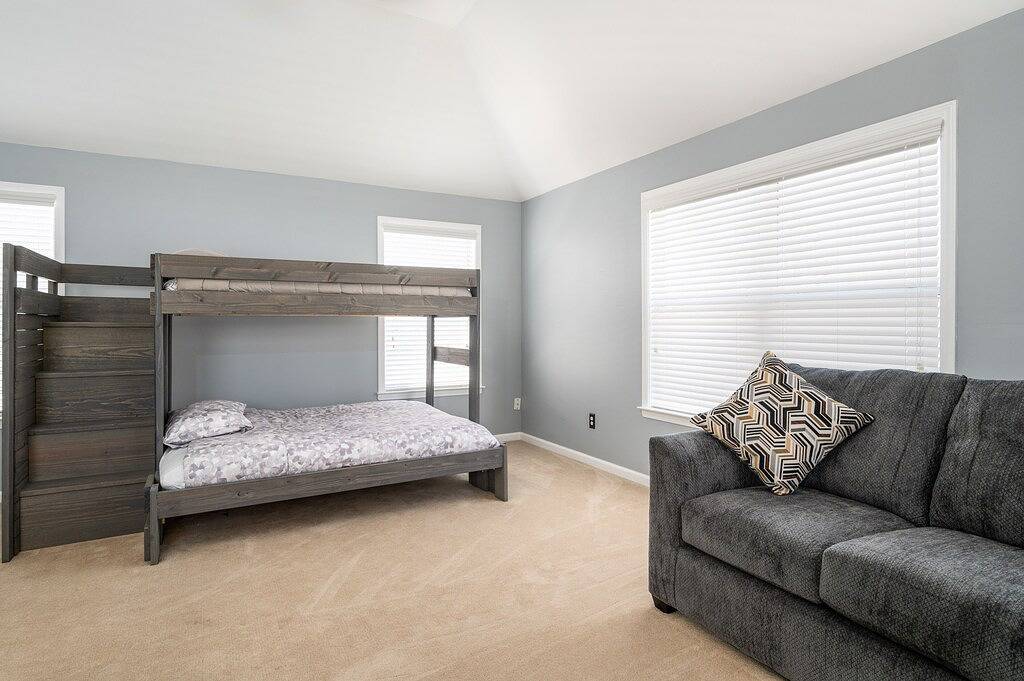 Relax in a Spacious 3 Bedroom + Office- Mud Island/Downtown in Memphis, Tennessee