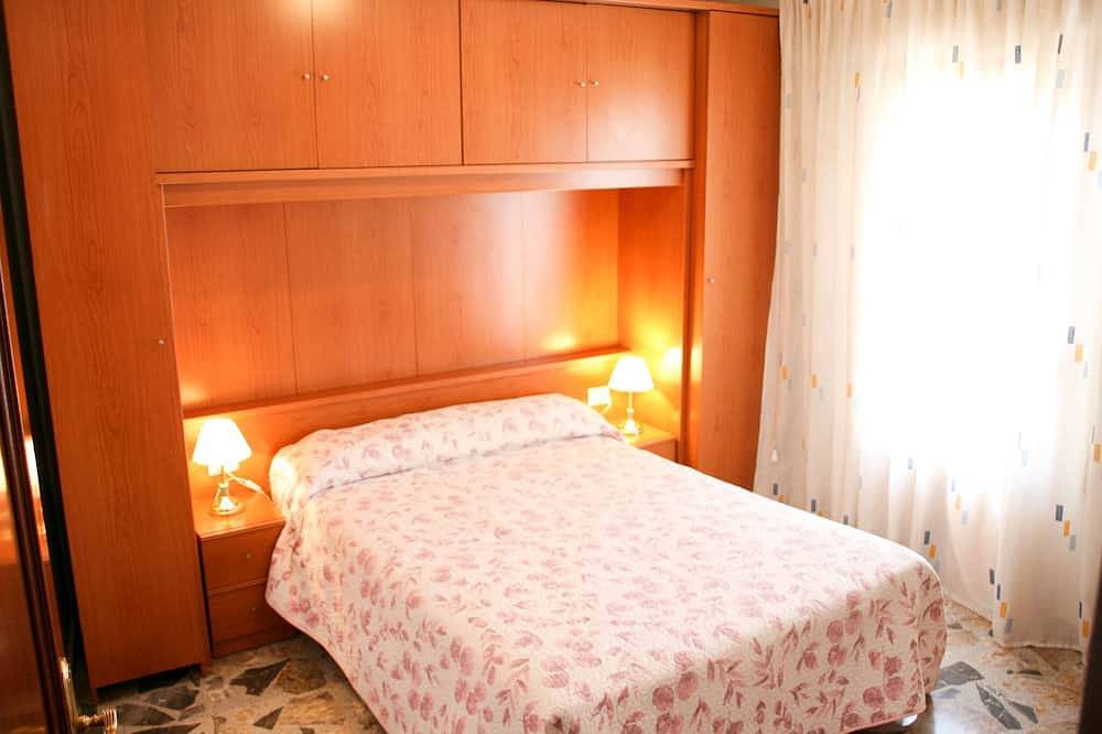 Apartamento entero, Apartamento Sol ideal para familias numerosas y visitar el Monasterio de Piedra. in Munébrega, Provincia de Zaragoza