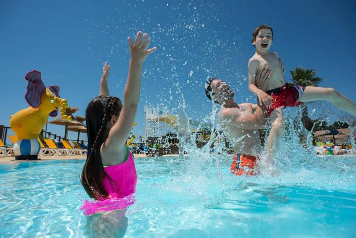 Camping pour 8 personnes, avec terrasse à Lattes - 2