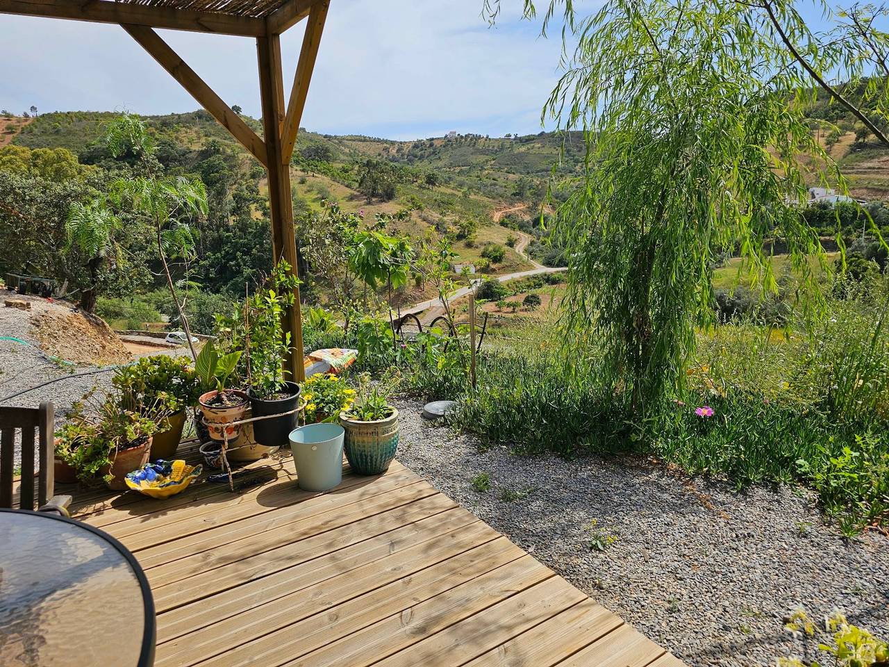 Cabin Sleeps 2 with Enclosed Garden in S. Catarina da Fonte do Bpo, Serra do Caldeirão