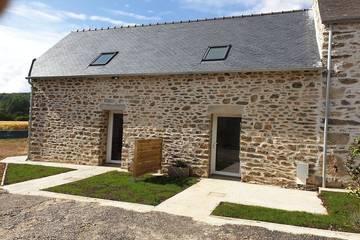Gîte pour 2 personnes, avec jardin, animaux acceptés à Plomodiern