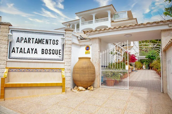 Apartamento de vacaciones para 4 personas, con piscina además de piscina para niños y terraza - 1