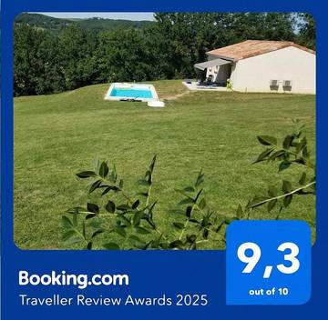 Cottage pour 6 personnes, avec jardin ainsi que piscine et vue à Puycelsi