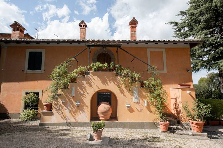 Villa for 6 people, with Yard in Marino
