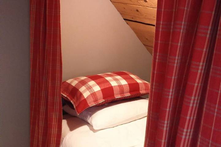 Gîte pour 4 personnes, avec jardin à Espinchal - 4