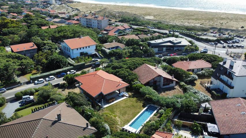 Gîte pour 10 personnes, avec piscine ainsi que balcon et jardin dans Plage Centrale Hossegor - 3